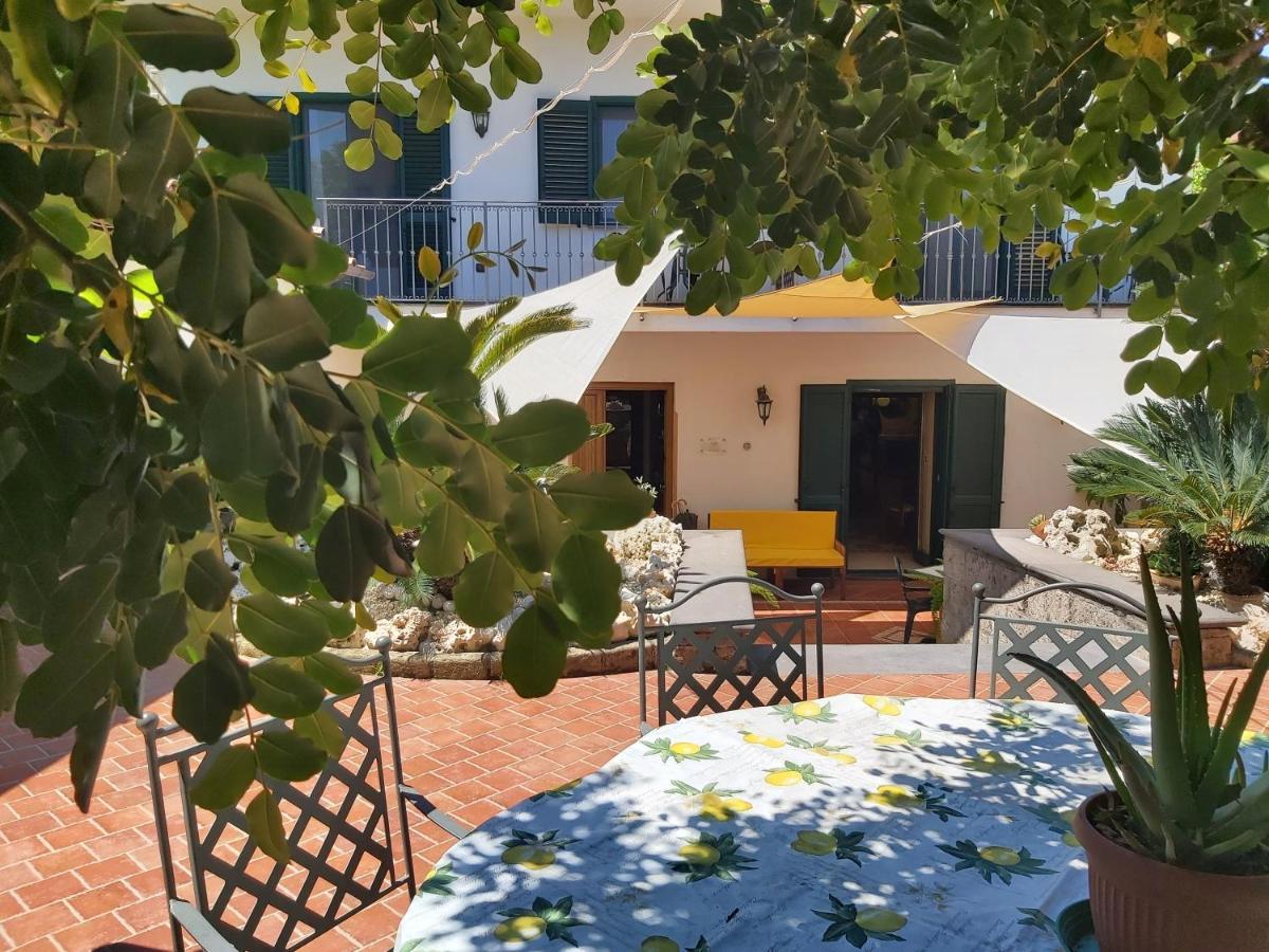 Soso Bed & Breakfast Соренто Екстериор снимка